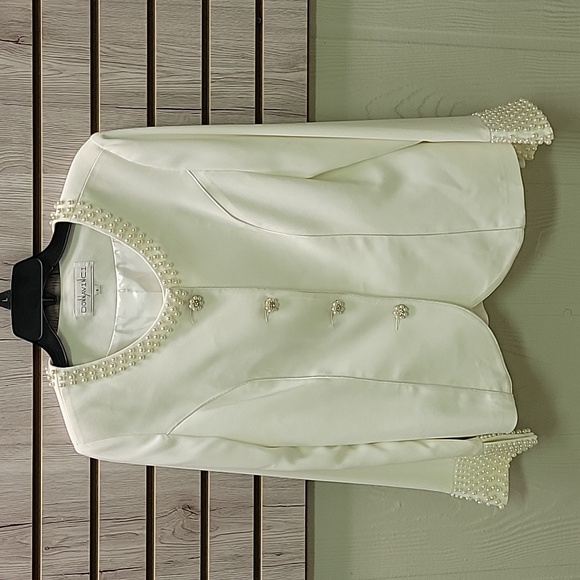 Donna Vinci Ivory Pearl Skirt Suit, Size 8 - Picture 2 of 13
